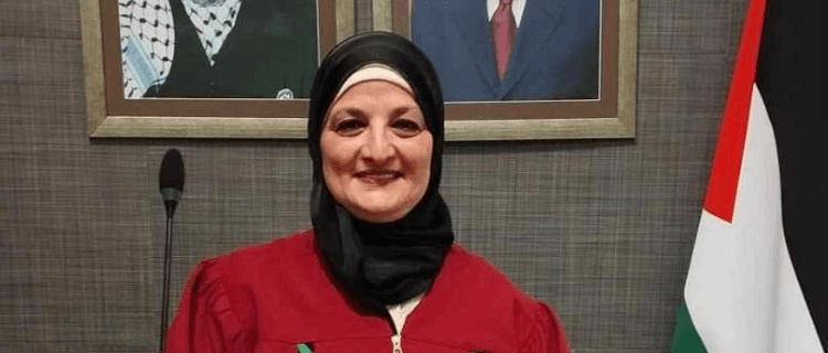 غلاف الدكتورة نانسي عثمان الطويل